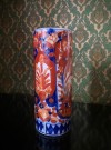 Asiatisk orientalsk sylinderformet håndmalt vase i steingods/ Imari-porselen Japan 1900 tallet thumbnail
