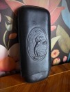 Sigaretui etui i svart sort skinn lær relief golfmotiv thumbnail