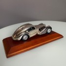 Bugatti Coupé Atlantic miniatyr modellbil i monter 1:43 thumbnail