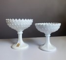 Skåler med stett i hvitt opalin pressglass - Glimåkra glasbruk Sverige 1960 tallet thumbnail
