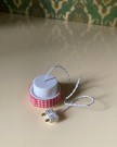 Lundby dukkehus møbler tilbehør 1:18 - kjøkkenlampe hvit/rødrutet taklampe (6124) 1980 tallet thumbnail