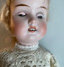 Antikk sovedukke Bisquit porselen H32 cm - Schoenau & Hoffmeister Tyskland 1900 tallet thumbnail