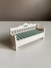 Lundby dukkehus møbler tilbehør 1:18 - hvit benk/ kjøkken sofa (60.3004) 1990 tallet thumbnail