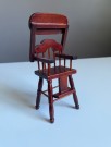Mini sovedukke 1950 tallet og miniatyr møbler i tre - skala 1:12 thumbnail