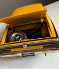 Sunfire Yellow Chrysler Charger 1971- 78 Die Cast modellbil 1:18 - AUTOart China 2000 tallet thumbnail