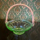 Skål med hank i grønt transparent uranium pressglass 1950/ 60-tallet 1950/ 60 tallet thumbnail