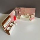 Lundby dukkehus møbler 1:18 - rosa baderomsinnredning 1970/ 80 tallet thumbnail