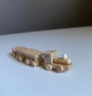 Miniatyr dukkehus tilbehør - mini tog i tre thumbnail