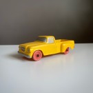 TOMTE gul Studebaker pickup truck vinylgummi/ plast modellbil nr 752 - Lærdal Stavanger Norway 1960/ 70 tallet thumbnail
