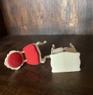 Lundby dukkehus tilbehør 1:18 romantisk rokokkomøbler nattbord/kommode og stol 1950/60-tallet thumbnail