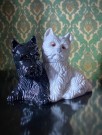 Kitsch terrier decanter/ Karaffel I sort/ hvit glasert porselen - Scotch Black & White Premium Whisky Scotland Skottland thumbnail