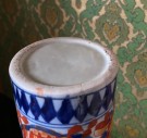 Asiatisk orientalsk sylinderformet håndmalt vase i steingods/ Imari-porselen Japan 1900 tallet thumbnail