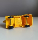 TOMTE bil gul Jeep service vinylplast modellbil nr 17 - Lærdal Stavanger Norway 1960/ 70 tallet thumbnail