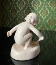 Arbejdslyst kunstfigur i lys leirgods/ keramikk (889)- Adda Bonfils IPSENS ENKE Denmark 1920/ 30 tallet thumbnail