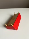 Lundby dukkehus møbler tilbehør 1:18 - Rød skai/ skinn sofa (5148) 1960 tallet thumbnail