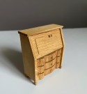 LISA dukkehus møbler tilbehør 1:18 - Skatoll/ Queen Anne Desk/ skatoll i eik (127) 1970 tallet thumbnail