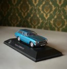 Aqua ice blue metallik blå VOLVO P1800 ES modellbil på sokkel 1:43 - Atlas Collections thumbnail