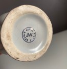 Høyhalset vase i keramikk med gullkant - AWF Arnold Wiigs Fabrikker Halden Norge 1950/60 tallet thumbnail