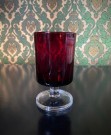 Cavalier stetteglass hvitvinsglass i rødt kunstglass Luminarc Arcoroc France Frankrike 1970-tallet thumbnail