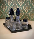 Art Deco bord/ kryddersett/ gruet set i klart og sort glass diamond shape - Frankrike 1930/40 tallet thumbnail