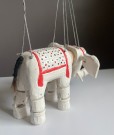 Gammel håndlaget marionette sirkus elefant tredukke/ figur thumbnail