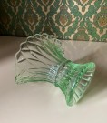 Wheatsheaf uranium lys grønn vase i Art Decostil 3174 Bagley & Co England 1950/60-tallet thumbnail