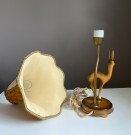 Kitsch bordlampe i tre med skjerm, trefigur/ rådyr - Kåre Nilsen Norge 1950 tallet thumbnail