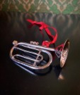 Juletrepynt ornament instrument trompet i metall thumbnail