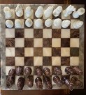Sjakksett chess sjakkbrikker og spillebrett i brun/hvit alabast onyx mineral/stein thumbnail