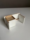 Lundby dukkehus møbler tilbehør 1:18 - hvitt skrivebord/ desk (5318) 1980 tallet thumbnail