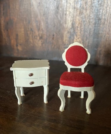Lundby dukkehus tilbehør 1:18 romantisk rokokkomøbler nattbord/kommode og stol 1950/60-tallet