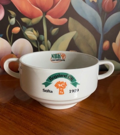 Suppeskål porselensskål bolle med hank NBK Rogaland BK Norges Bondelag Figgjo Norge