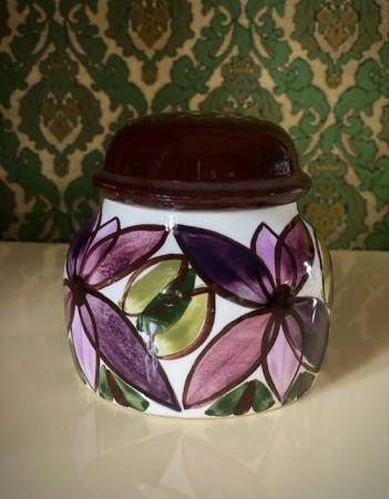 Lokk-krukke/skål blomstermotiv håndmalt kunstflint - Inger Waage Stavangerflint Norway Norge 1950/ 60 tallet