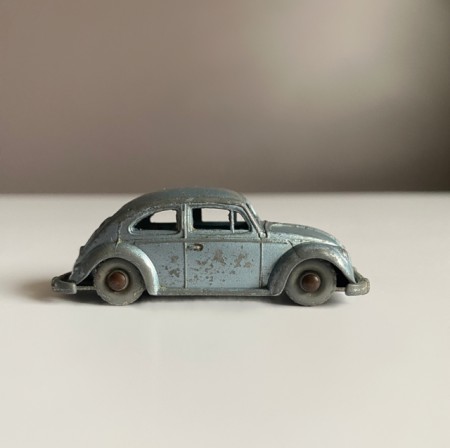 Metallic silver-blue Volkswagen sedan/ Saloon No.8 modell / lekebil - Budgie minatures England 1950/ 60 tallet