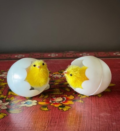 Påskedekor kitsch piperens påskekyllinger 1960-tallet