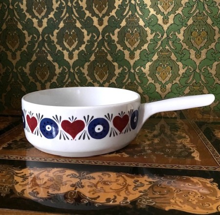 Silja ildfast form/kjele med hank Marianne Westmann Rörstrand Sweden Sverige 1970-tallet