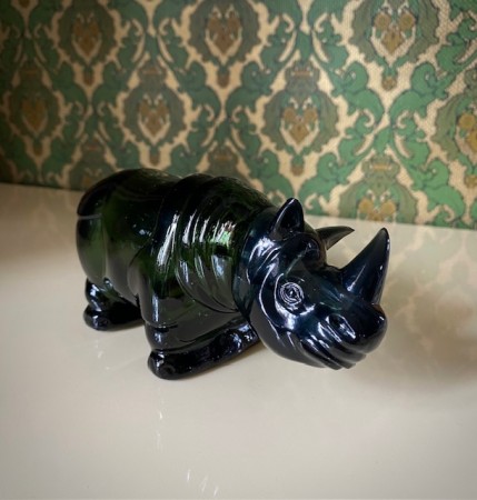 Big Game Rhino decanter Tai winds after shave Nesehorn flaske i grønt glass - AVON Products INC New York USA 1970 tallet