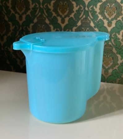 Lyse blå vintage Tupperware mugge/ kanne med lokk -  London Great Britain USA 1960 tallet