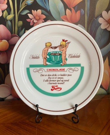 Freia-asjett nr. 5 motiv og tekst fra priskatalog reklame samleplett platte skål fat i porselen PP Porsgrund 2007