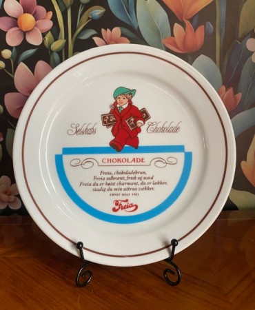 Freia-asjett nr. 1 motiv Freia-gutten 1930 reklame samleplett platte skål fat i porselen PP Porsgrund 2007