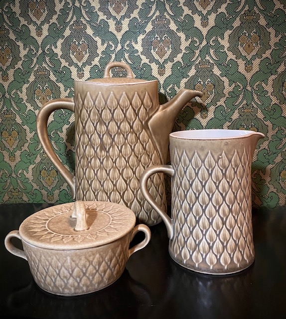 Kanne og mugge i samme serie selges separat